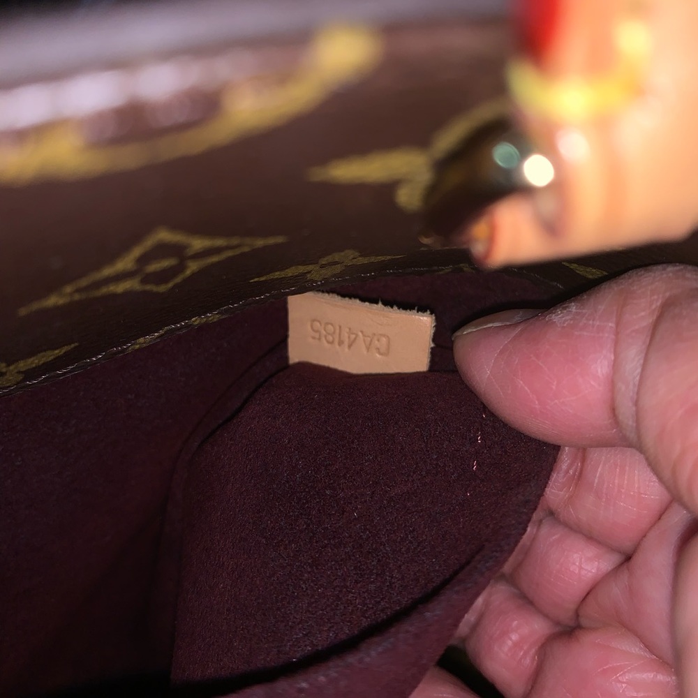 Louis Vuitton Montaigne MM SOLD 🍀🍀🍀 - Picture 11 of 14